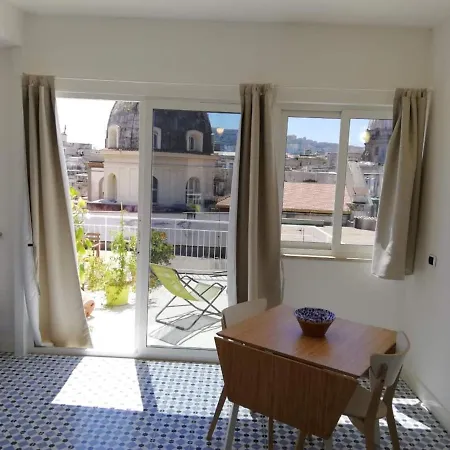 Tribunali Rooftop 46 *